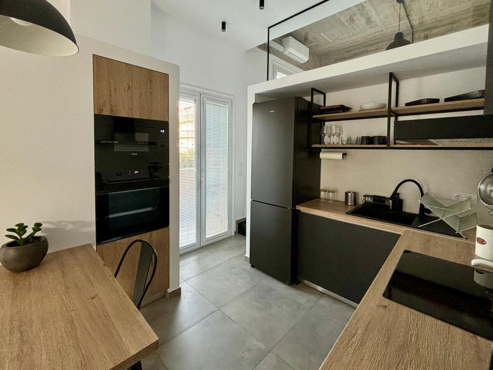 Industrial Loft Comfort Living Heraklion  Exterior photo
